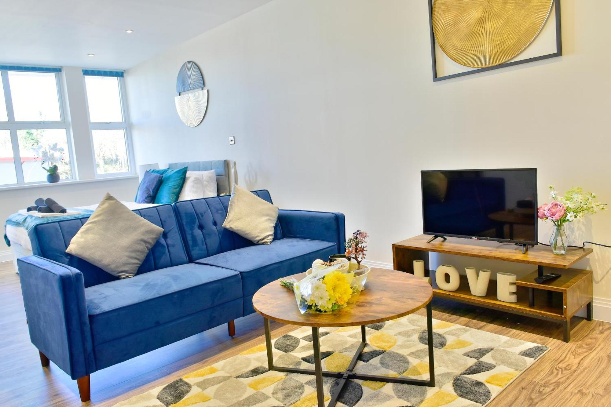 Stunning Apartment Near Citycentre & Oracle เรดดิ้ง ภายนอก รูปภาพ