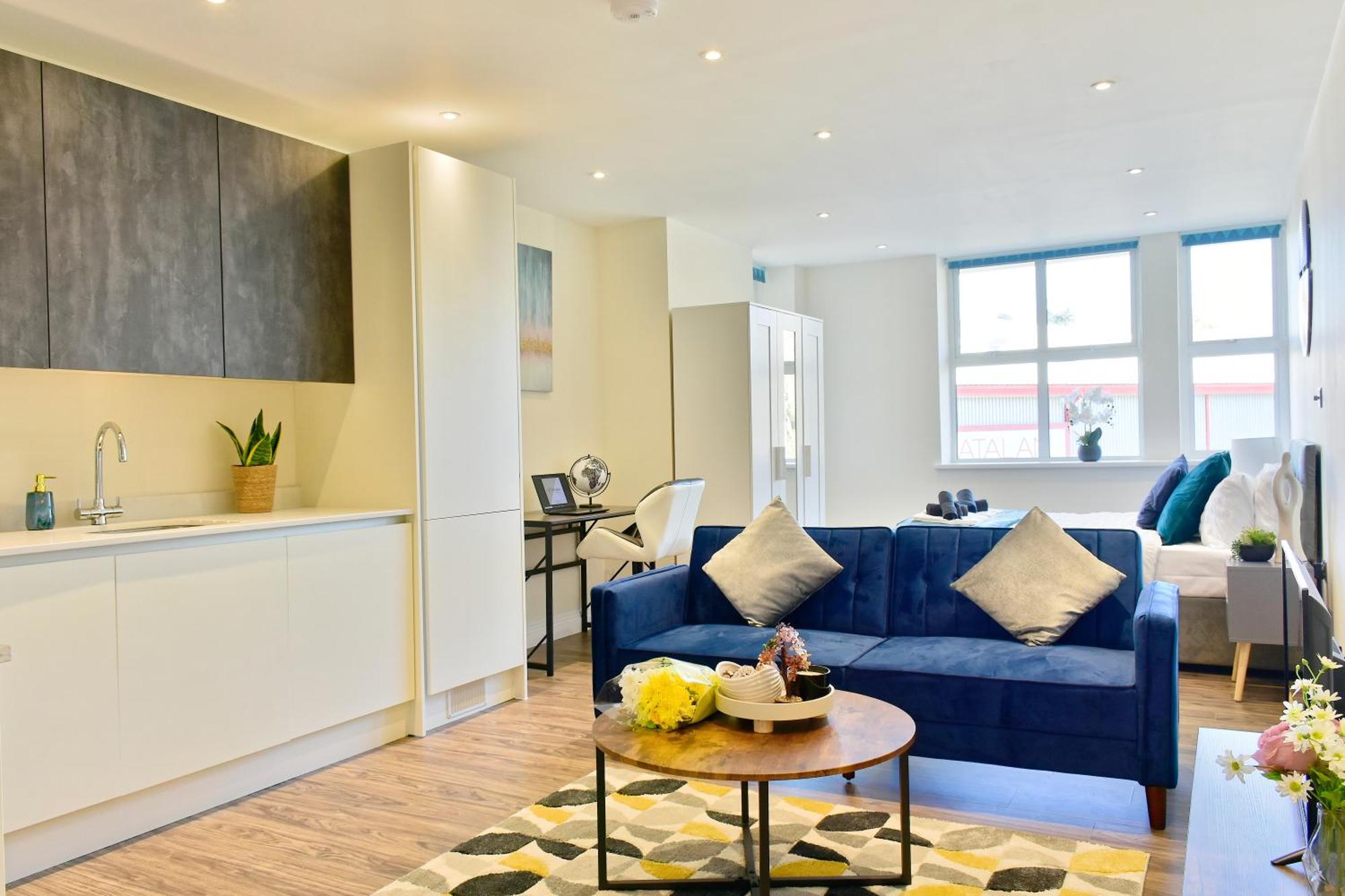 Stunning Apartment Near Citycentre & Oracle เรดดิ้ง ภายนอก รูปภาพ